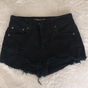 Highwaist, ripped hem black shorts